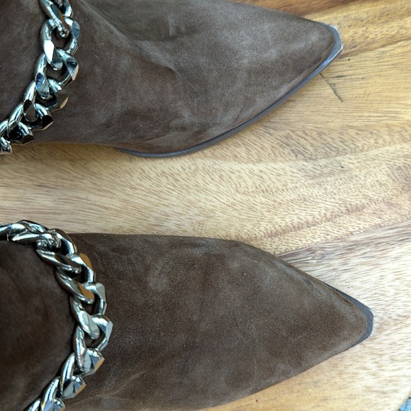 👢Steve Madden Cedar Brown Suede Leather With
Chain Ankle Booties size 10 - Picture 8 of 13